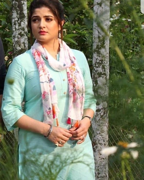 Srabanti Chatterjee height