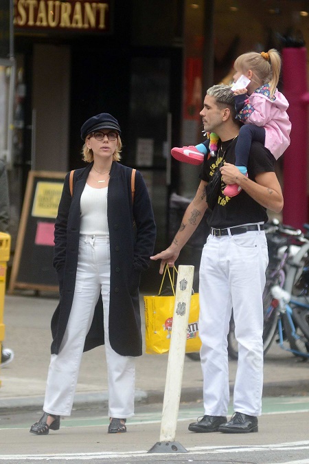 Scarlett Johansson daughter With His family