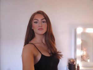 Sophie Aspin Age, Height, Bio, Wiki, Family, Boyfriend - Megastarsbio.com