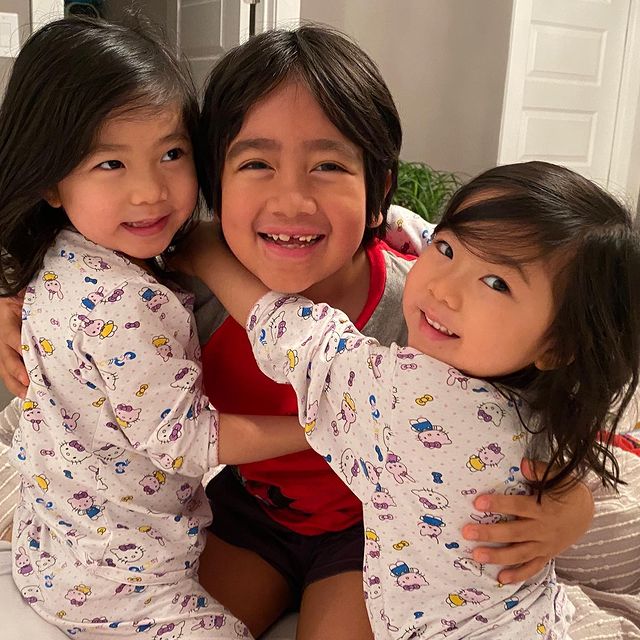 Ryan Kaji & his twin Sisters