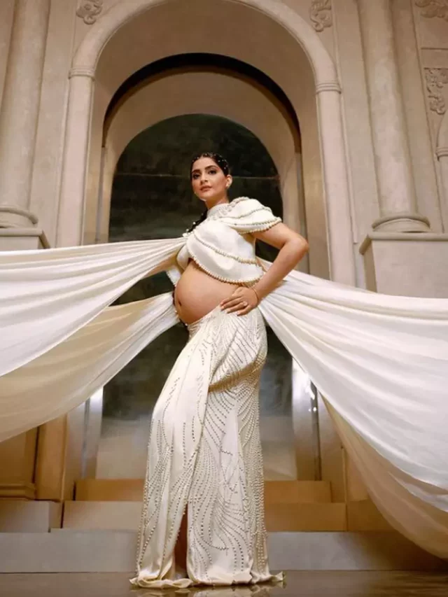 Sonam Kapoor Flaunts Her Baby Bump With New Stunning Look.