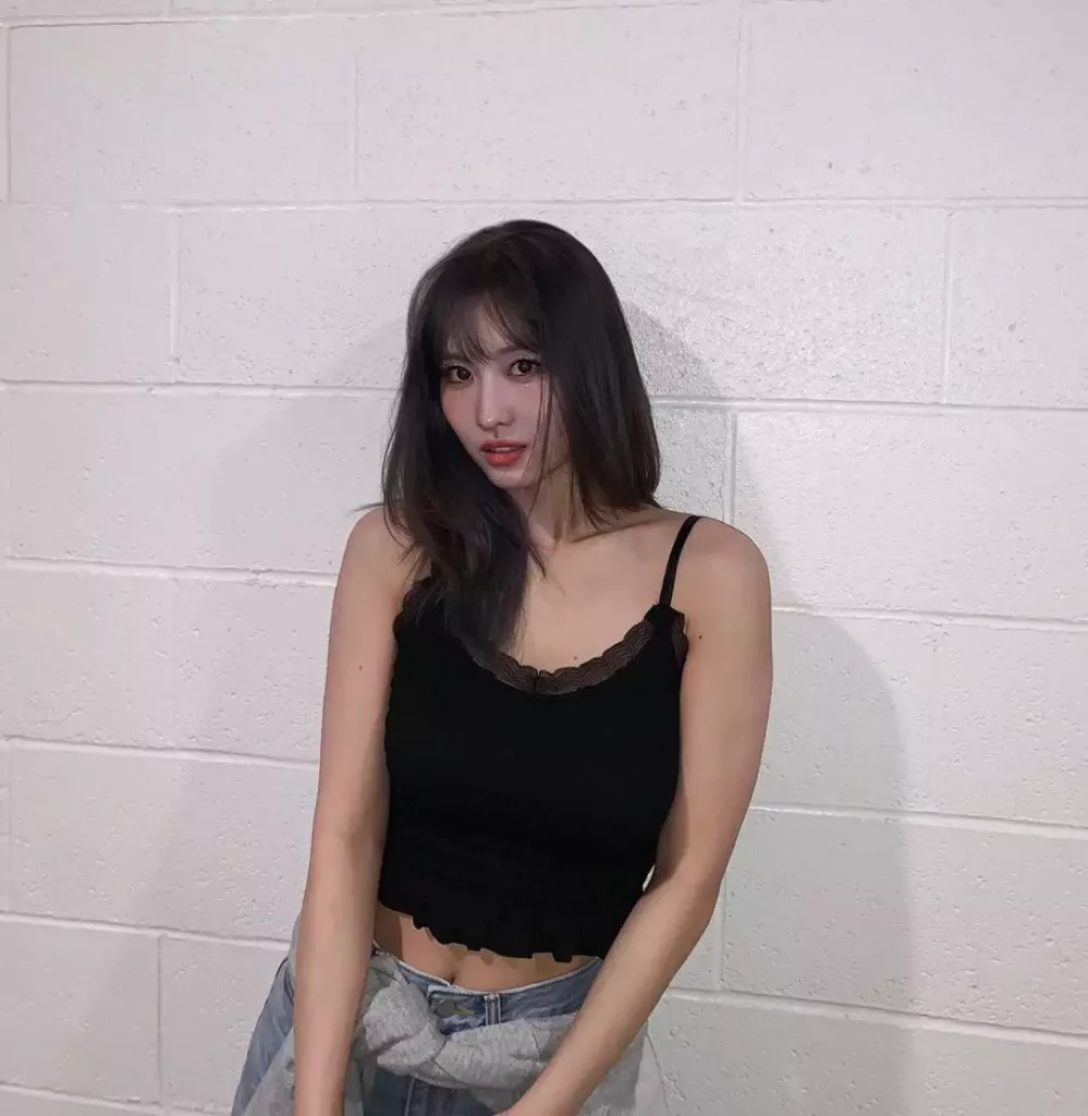 TWICE Momo